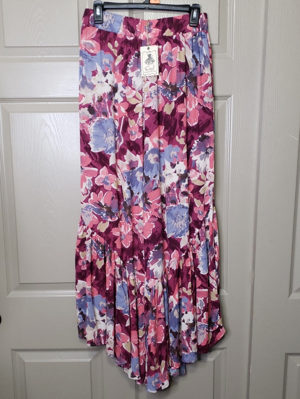 easel NWT Floral Pallozo Wide Leg Pants in Berry Pink and Lavender Size Medium